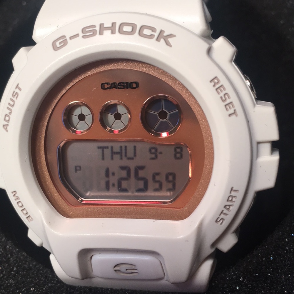 ⌚️✔️G-SHOCK®️ White and Rose gold Wrist Watch ✔️⌚️ - Picture 9 of 11